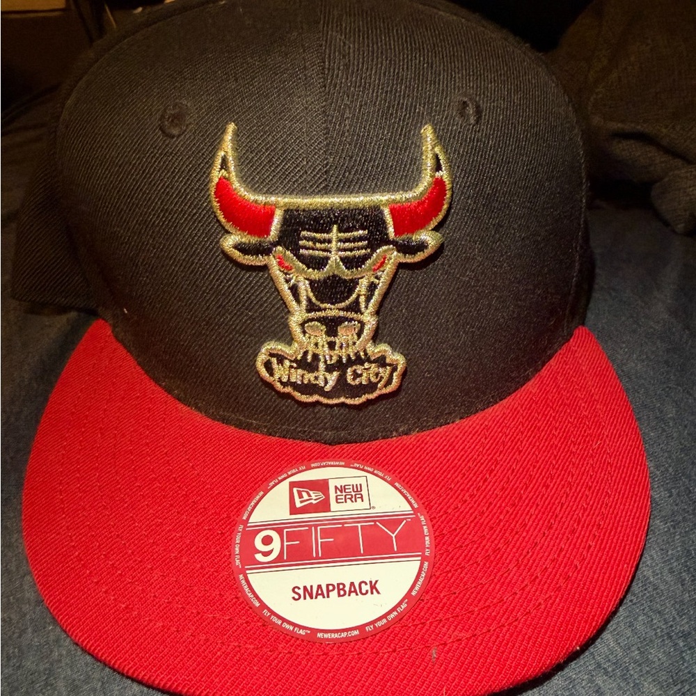 New Era Chicago Bulls Black & Red Snapback Hat